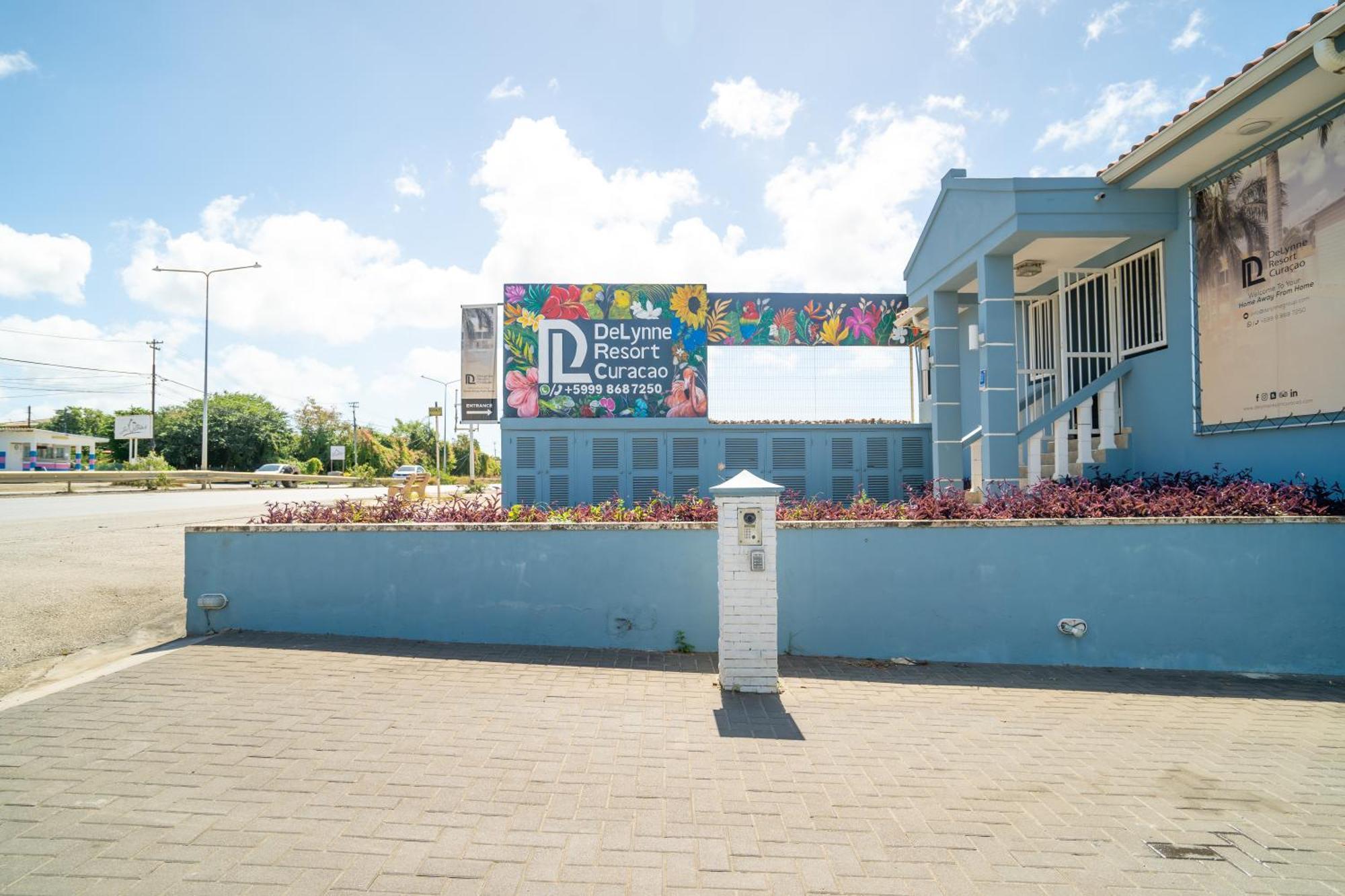Delynne Boutique Hotel Виллемстад Экстерьер фото