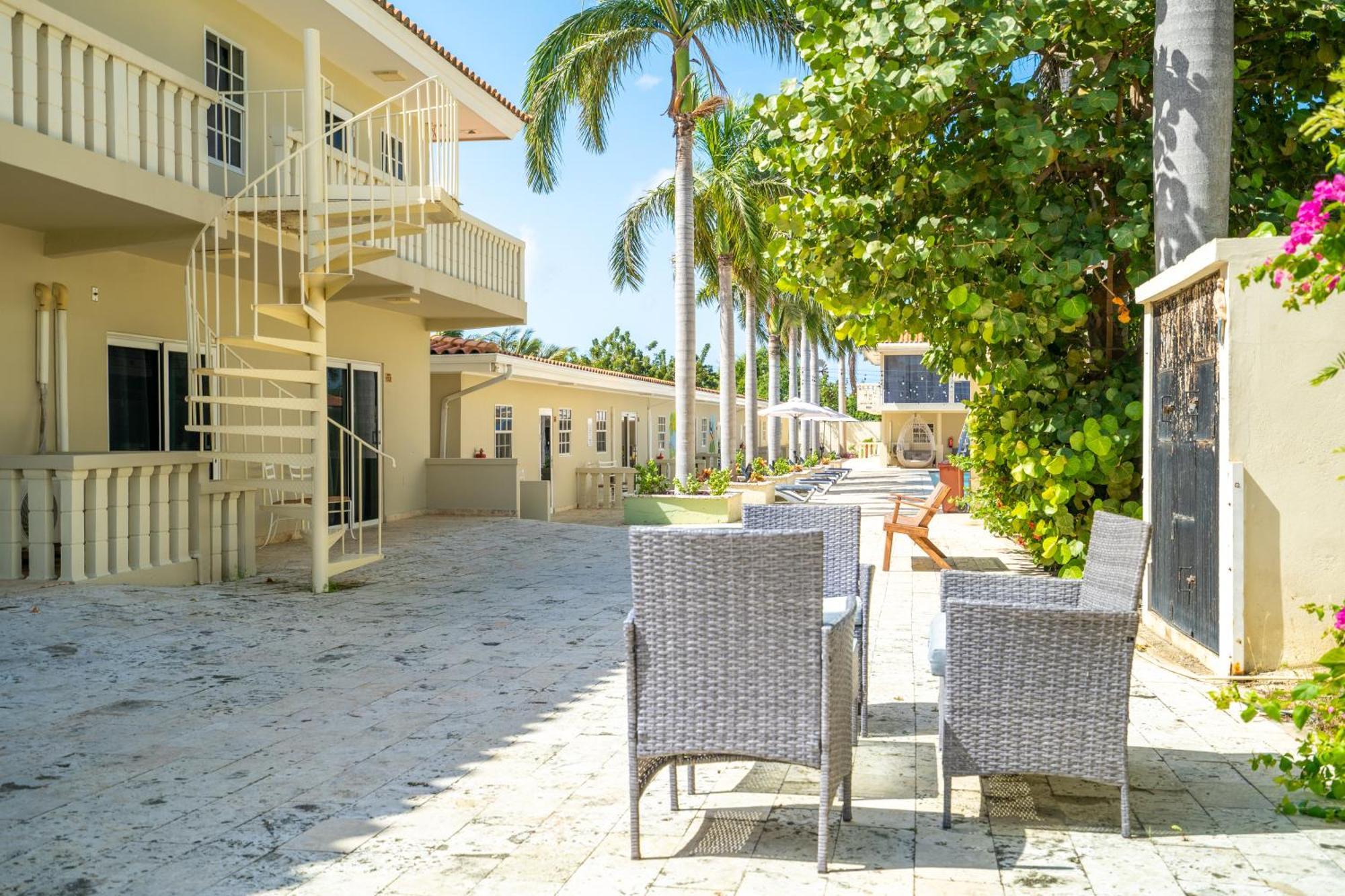 Delynne Boutique Hotel Виллемстад Экстерьер фото